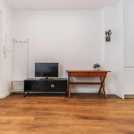 Apartment Portucale ! Bright Campo Ourique W/ Terrace *