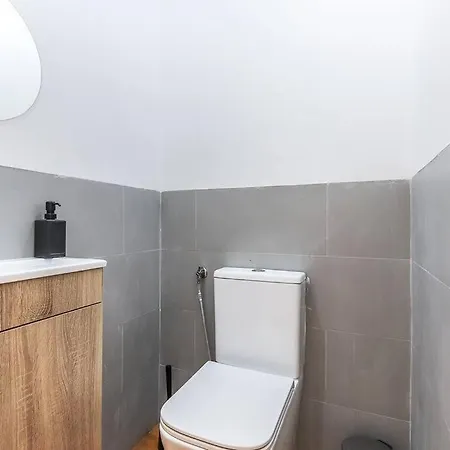 Apartment Portucale ! Bright Campo Ourique W/ Terrace Lisbon