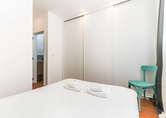 Portucale ! Bright Campo Ourique W/ Terrace Appartamento Lisbona